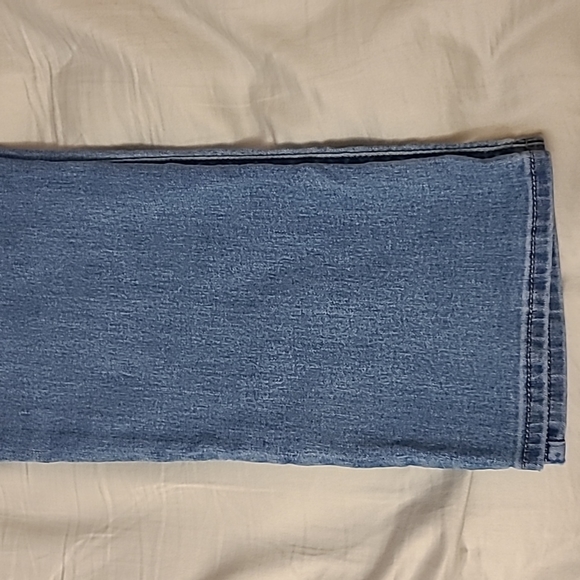 Levi's Light Wash Denim - Picture 12 of 13